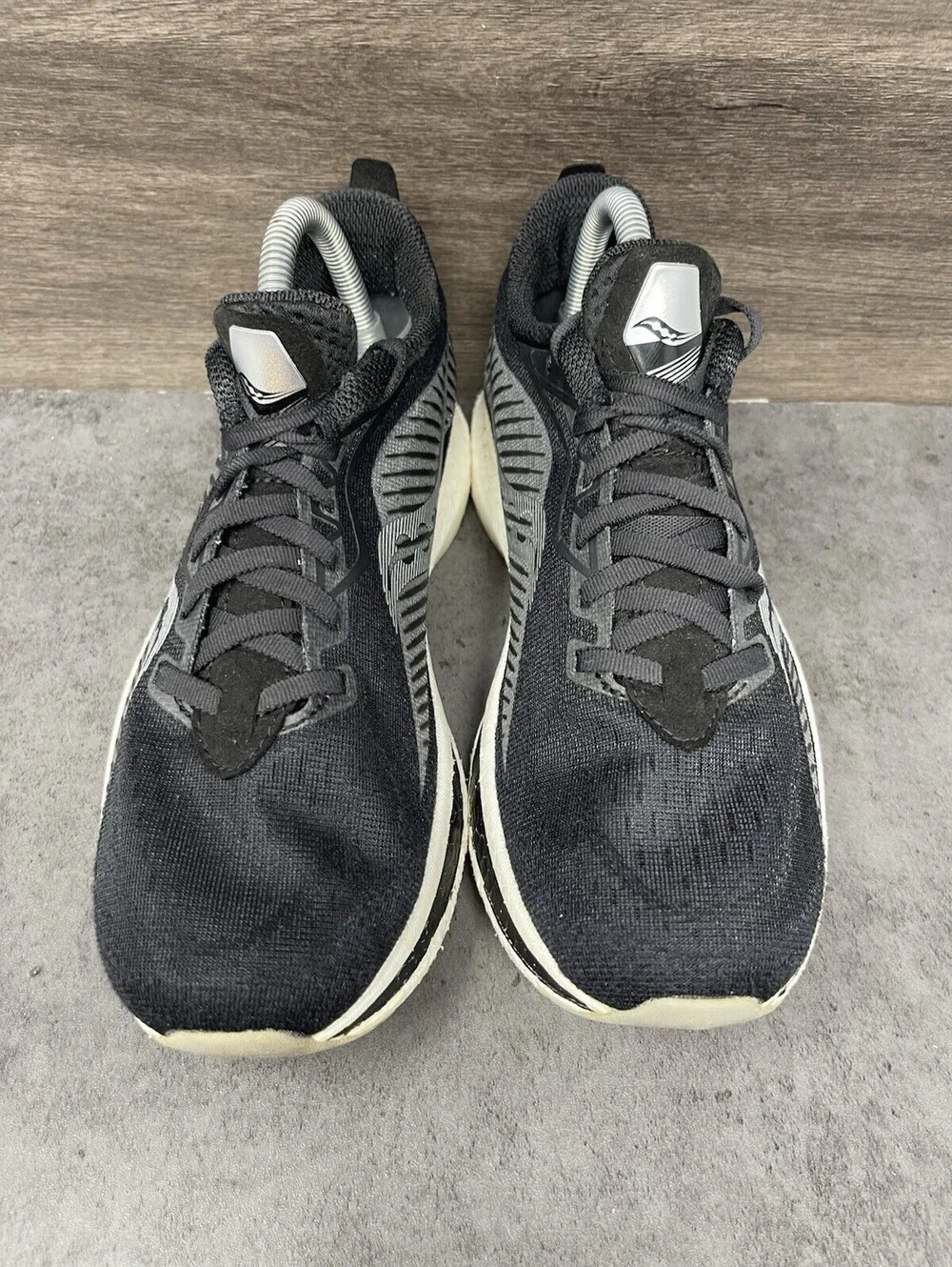 Saucony shoes sku